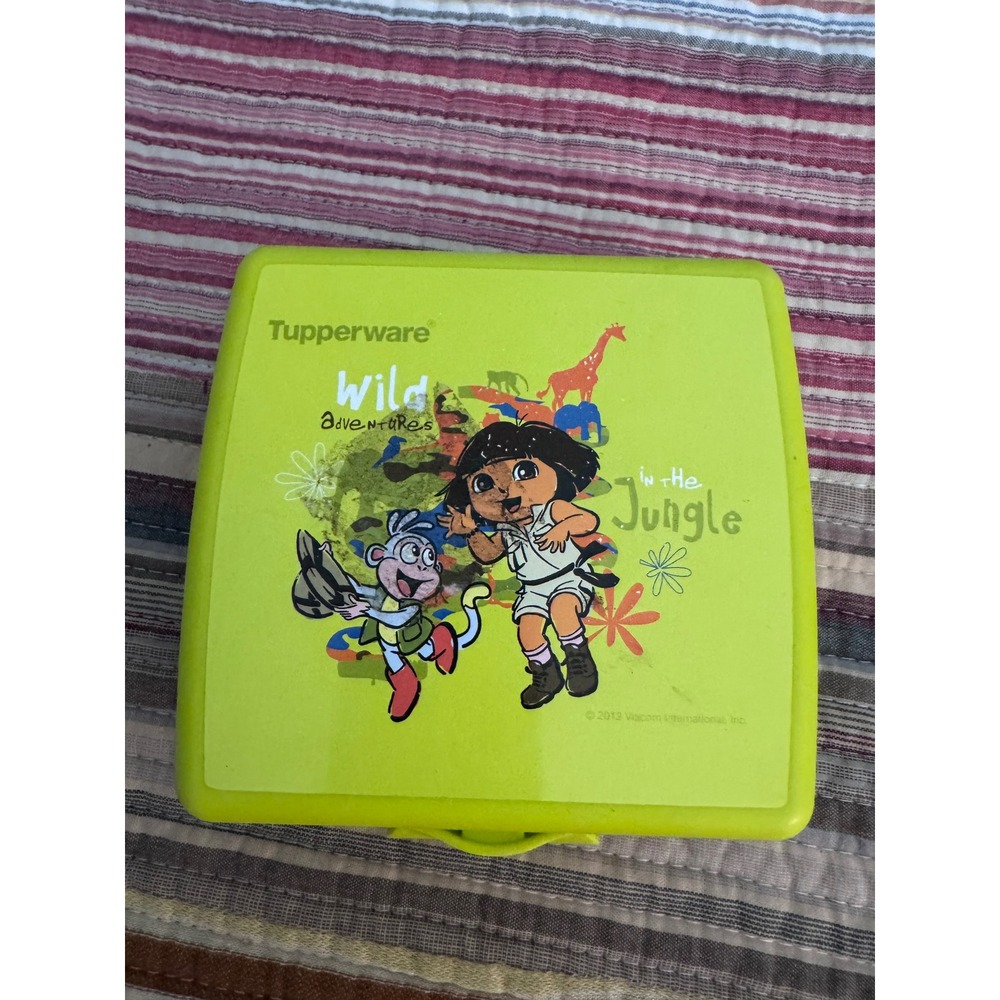 Tupperware Dora the Explorer Wild Adventures Jungle Sandwich Keeper Green 2012